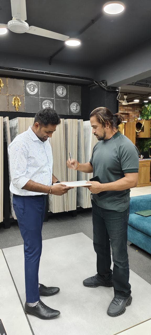 Celebrity visit at Live Ceramique showroom
